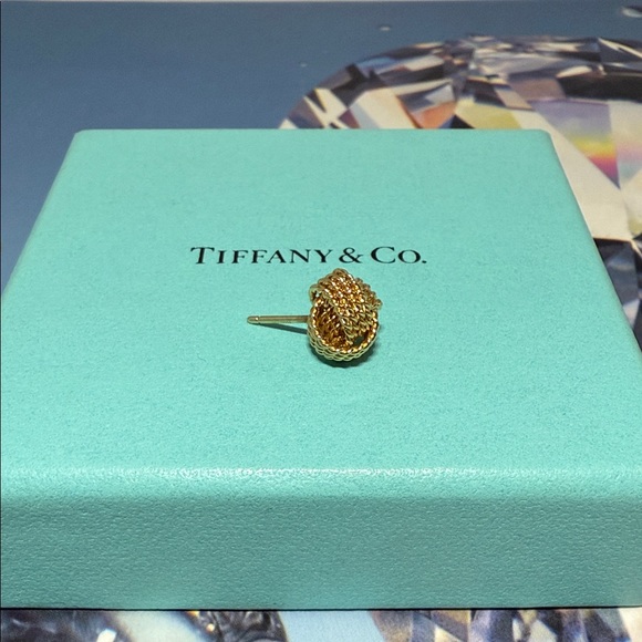 Tiffany & Co. 18k gold single earring - Picture 1 of 8